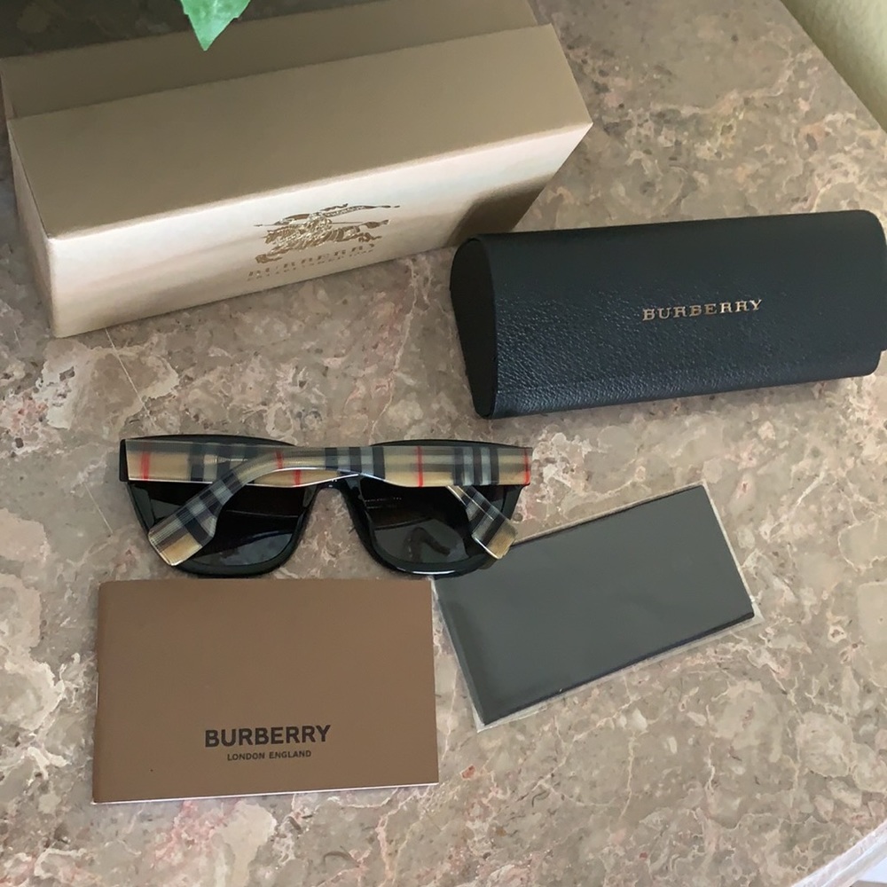 Brand new Square Polarized Sunglasses🔥🔥